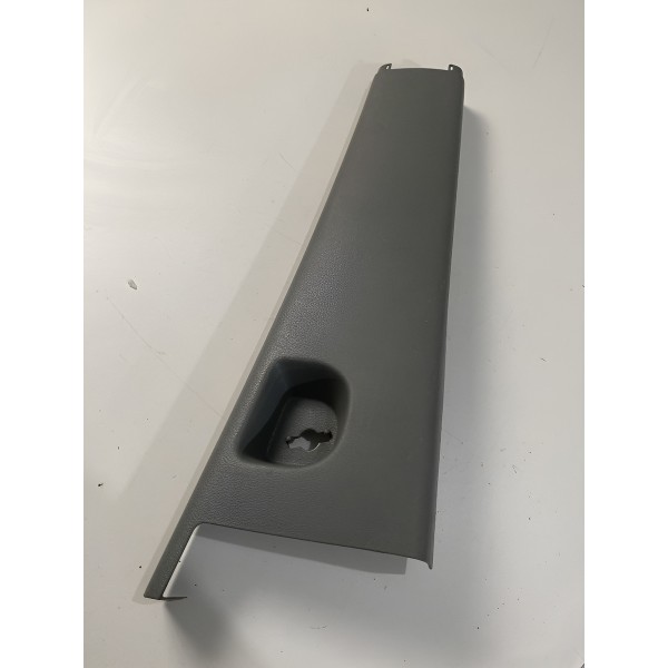 Acabamento Coluna Direita Master 2006/2012