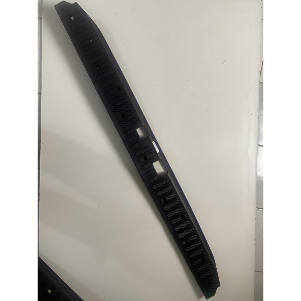 Soleira Porta Malas Renault Master 2014/2023 - Preto