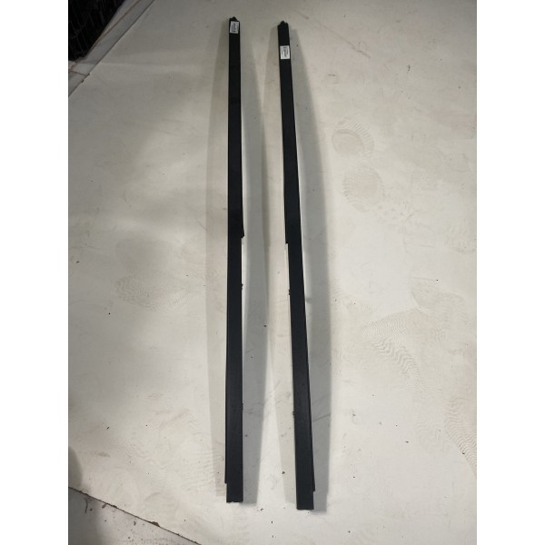 Guia Vidro Porta Dianteira Esquerda Renault Master 2014/22